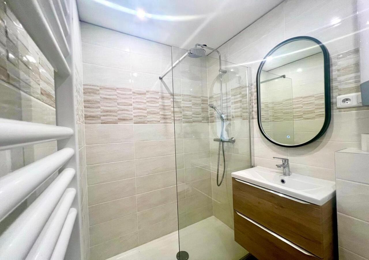 Studio Eclat Marine 3 Etoiles - Vue Mer - Parking-Clim-Plage A 20 Metres - Capitalchic Services Saint-Aygulf Fréjus Eksteriør billede